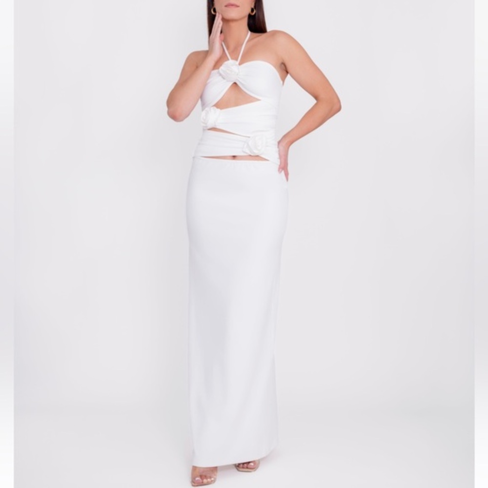 AMAZING MAE White Floral Cutout Maxi Dress